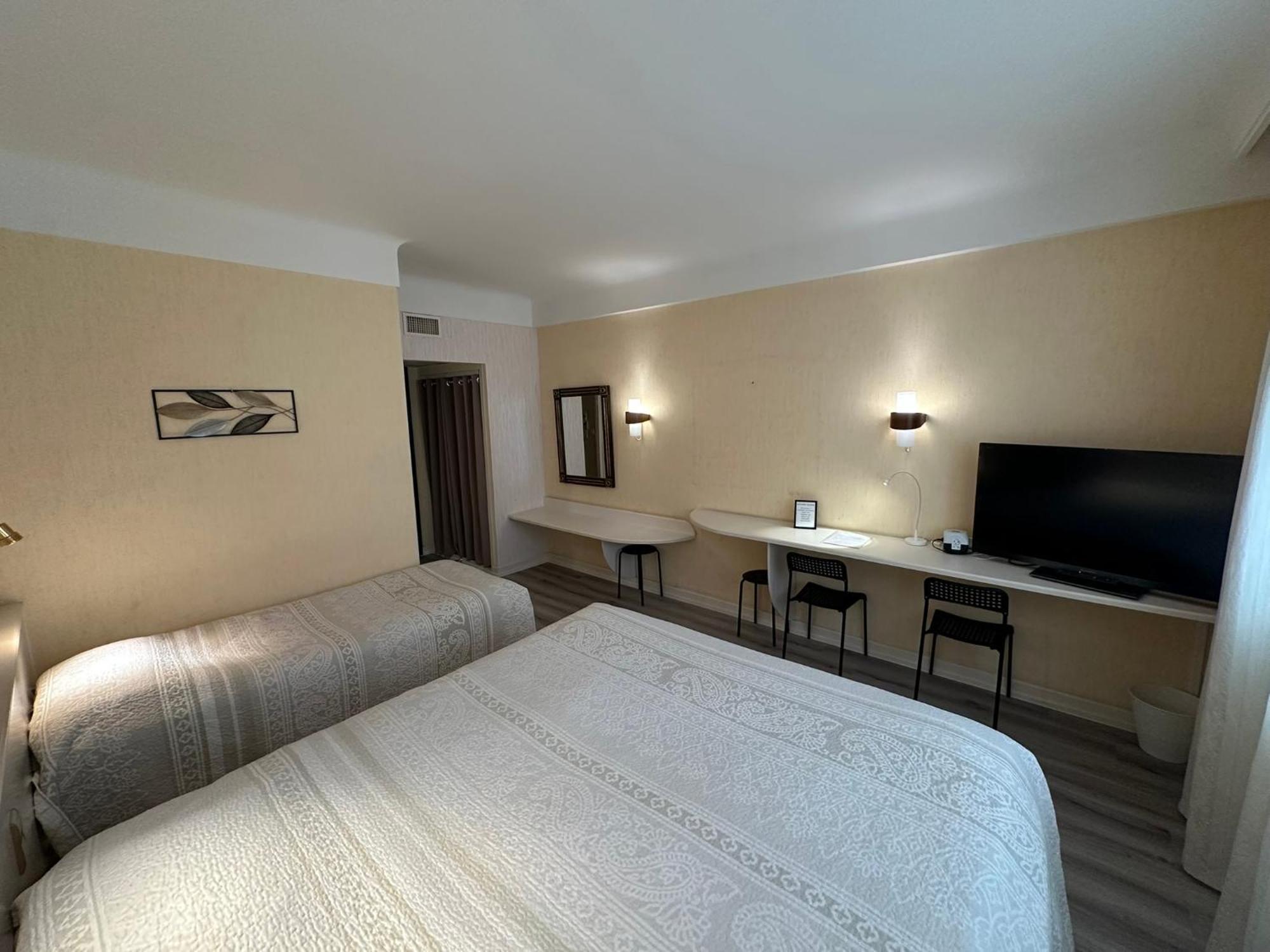 Hotel Chiffre Albi Luaran gambar