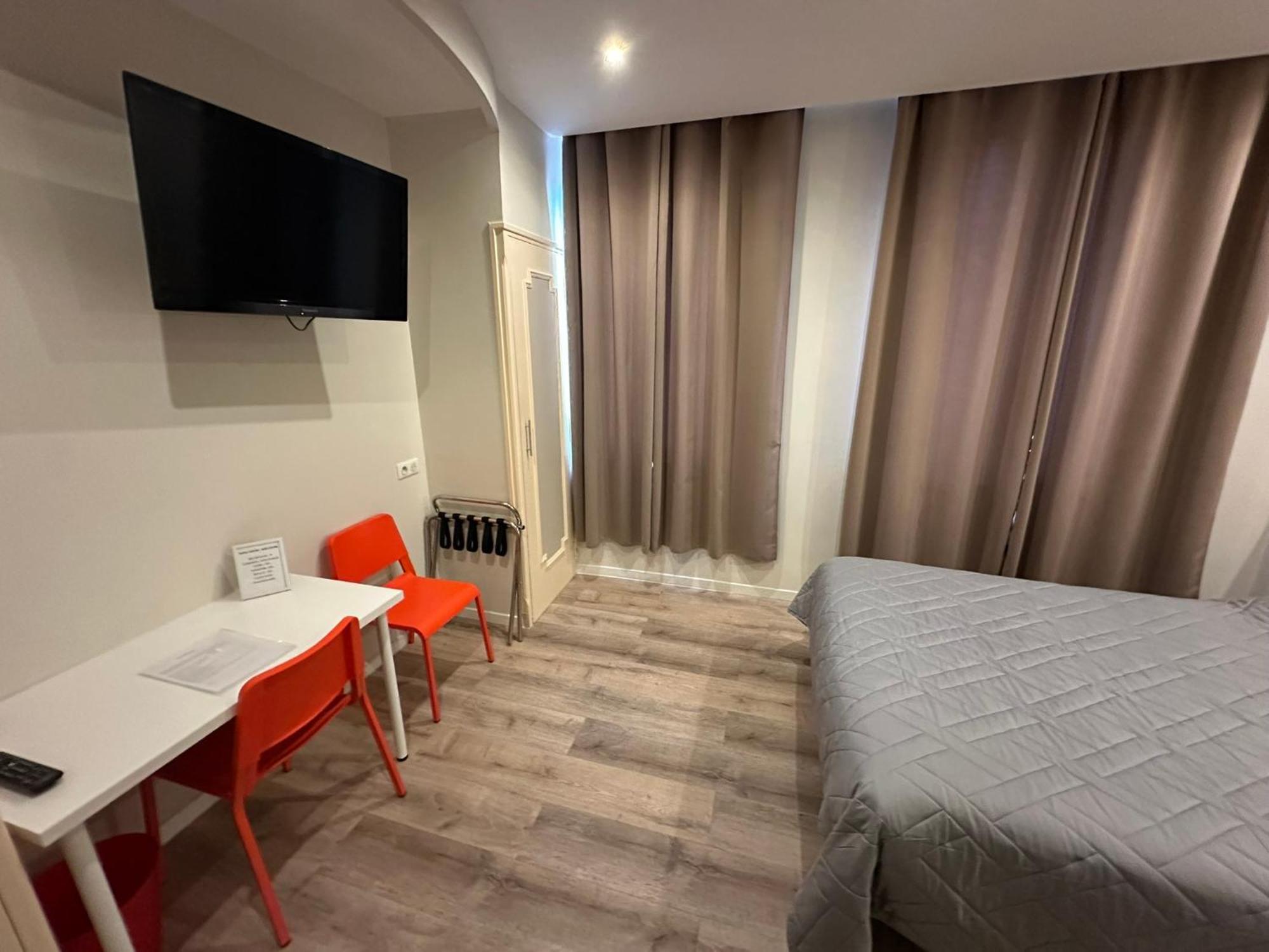 Hotel Chiffre Albi Luaran gambar