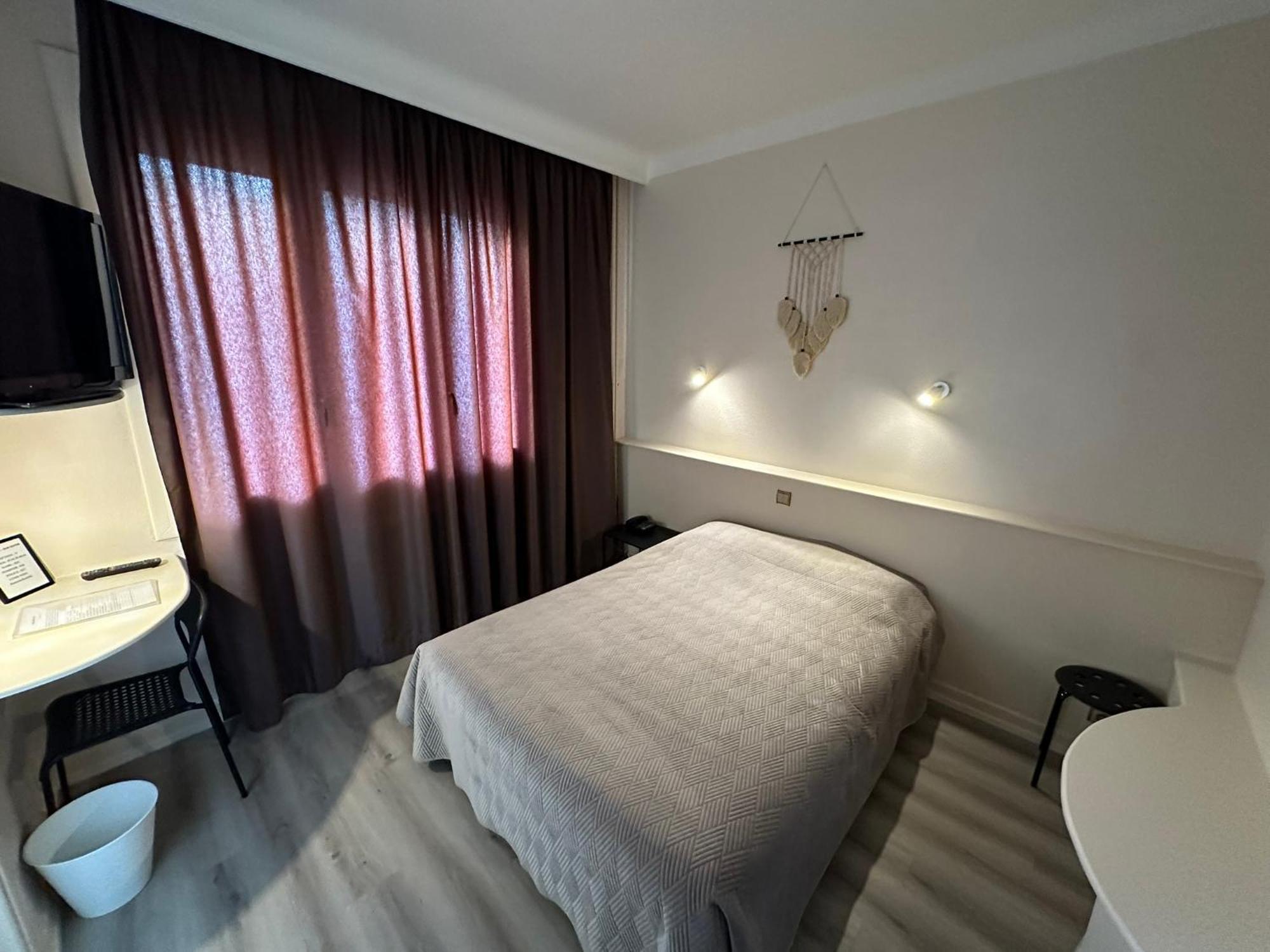 Hotel Chiffre Albi Luaran gambar